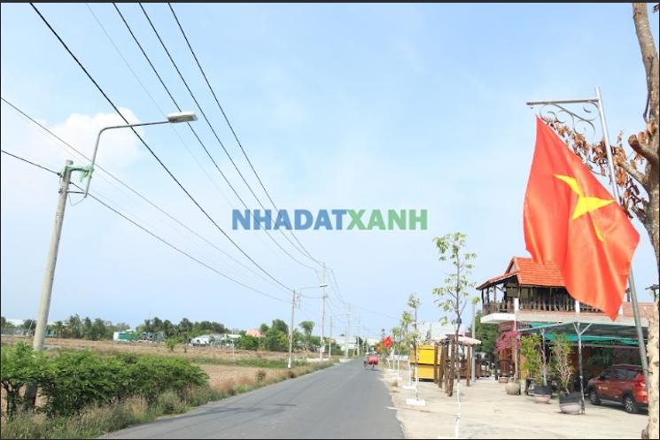 Bán đất để xây nhà ở hoặc kinh doanh lâu dài