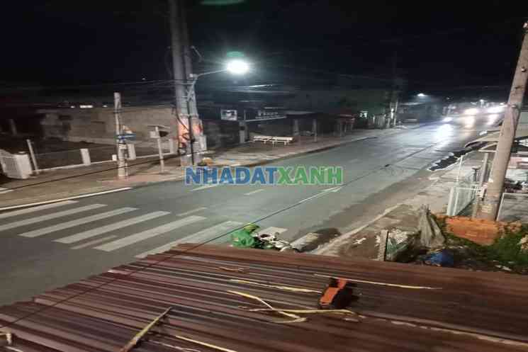 Bán nhà mặt phố.Gia tốt ở txtanchau tỉnh An Giang.Duong lớn thuận lợi cho việc mua bán và kinh doanh