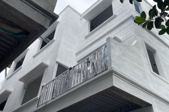 Gần tết nên em cần tiền chi trả nhiều việc .muốn bán nhượng lại căn nhà 120m full thổ cư, vị trí cực